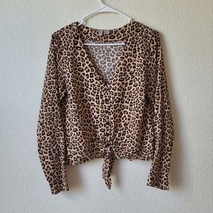 Divided Leapord Print Longsleeve Tie Front Top